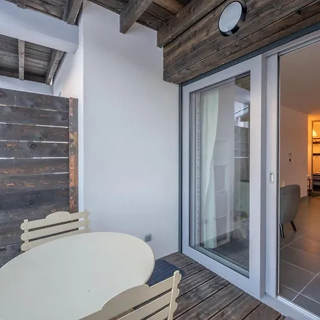 : Moderne 4 Pers, Proche Gare Et Pistes, Avec Wifi Et Parking - Fr-1-343-255 Chamonix