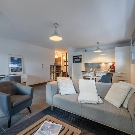 : Moderne 4 Pers, Proche Gare Et Pistes, Avec Wifi Et Parking - Fr-1-343-255 Apartment
