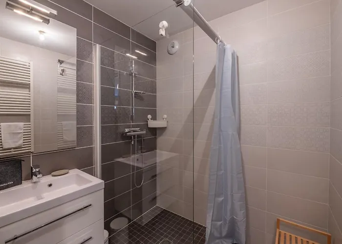 Apartamento Spacieux Avec Wifi Au Centre De - Fr-1-343-255 *